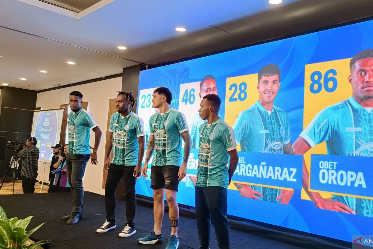 PSBS Biak kenalkan pemain serta logo untuk kompetisi Kompetisi 1 Nusantara